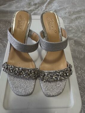 Badgley Mischka Jewel - Silver Glitter Jewel Embellished Heeled Sandals